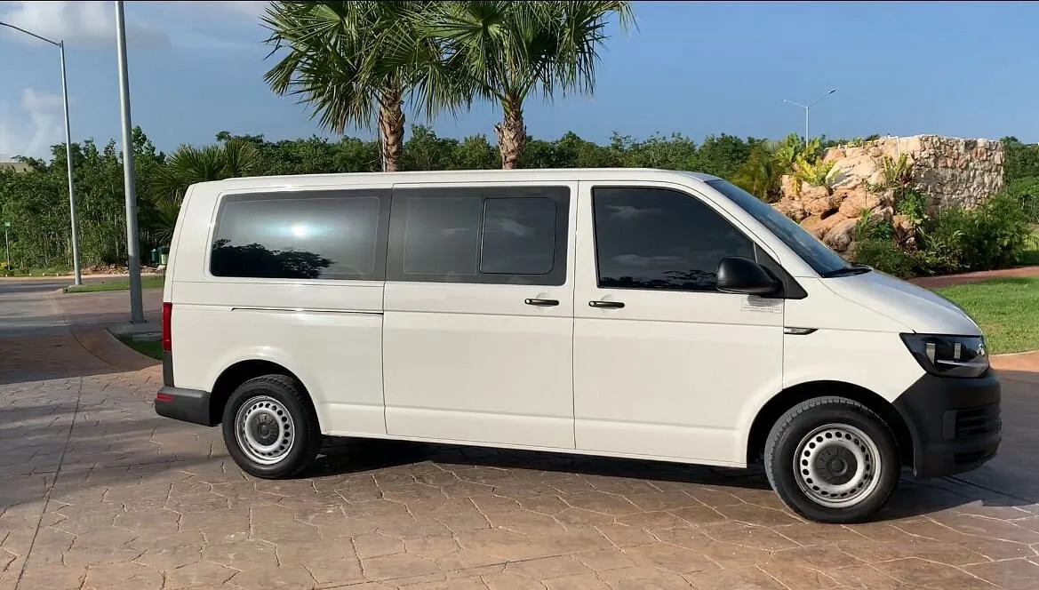 Chofer profesional para traslados en Riviera Maya